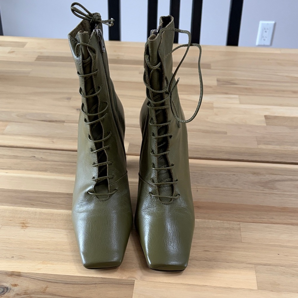 L’Intervalle Olive green zip ankle boots